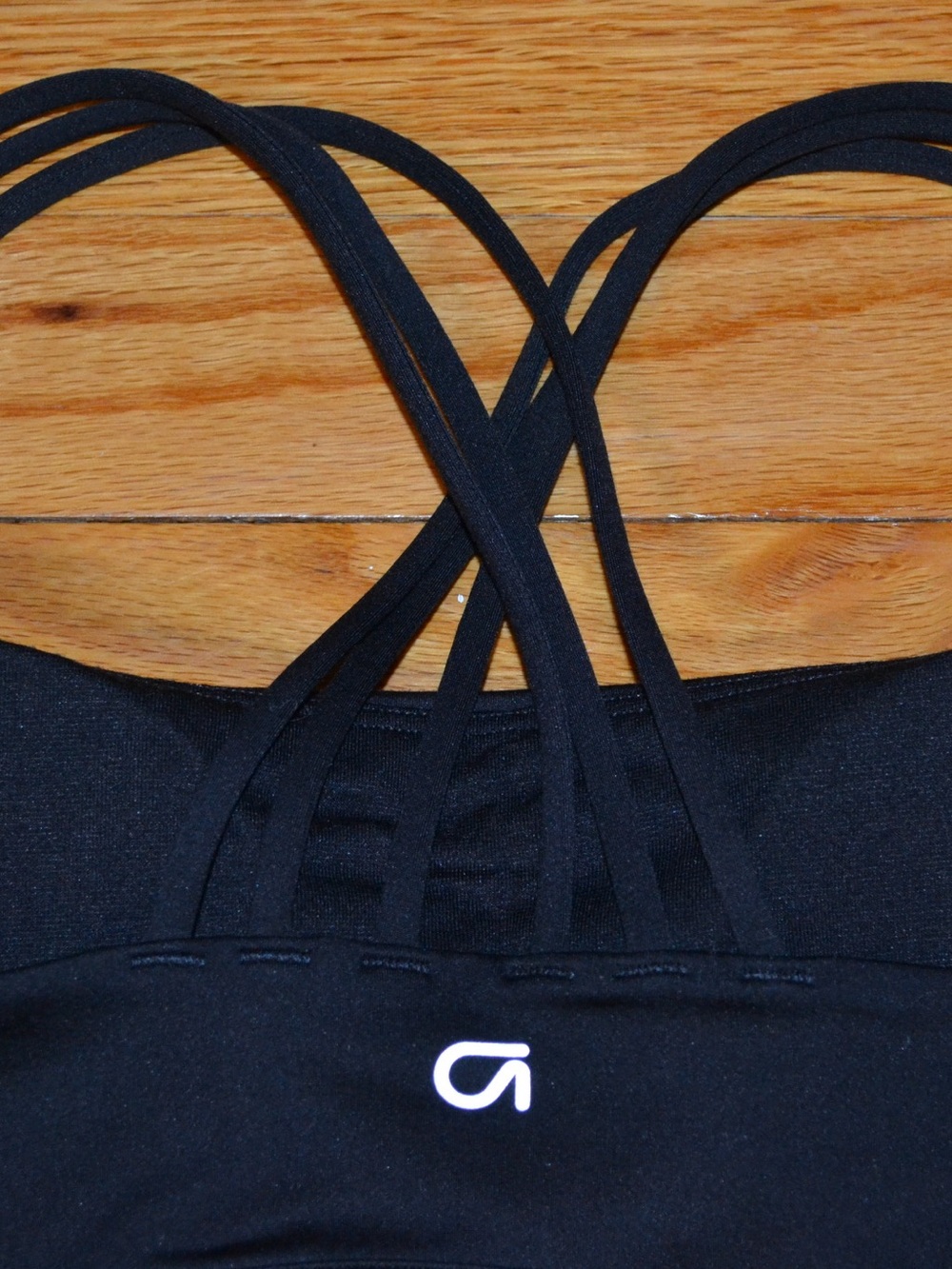 Set of two women’s GAP Fit Eclipse sports bras, size small - Picture 7 of 16